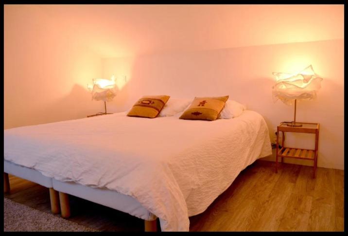 L'Atelier De La Blanchardiere 49520 Bed & Breakfast Le Tremblay Екстериор снимка